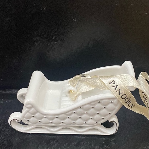 2014 PANDORA Santa’s Sleigh Holiday Christmas Ornament - Picture 8 of 15